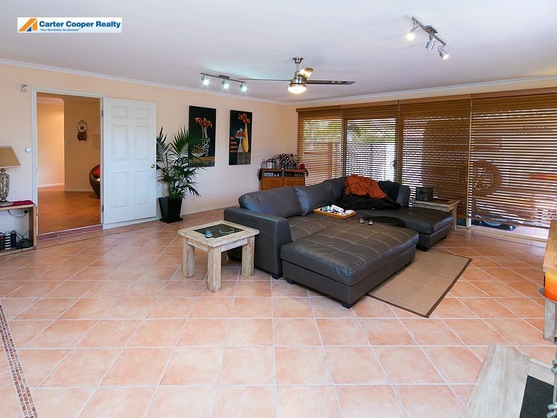 33 Bowerbird Avenue, Eli Waters QLD 4655