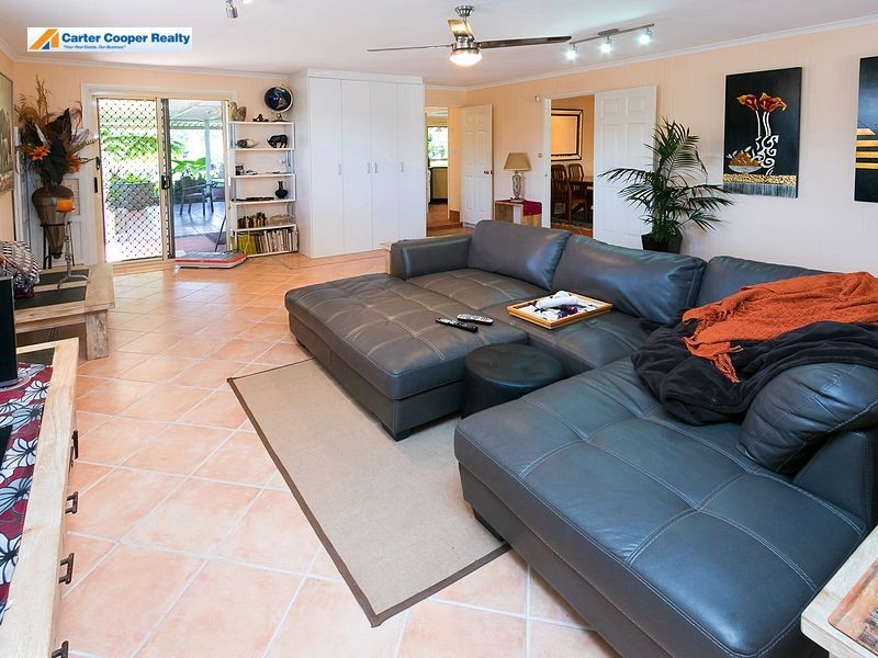 33 Bowerbird Avenue, Eli Waters QLD 4655