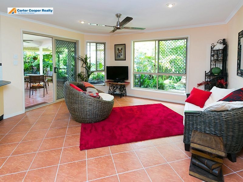 33 Bowerbird Avenue, Eli Waters QLD 4655