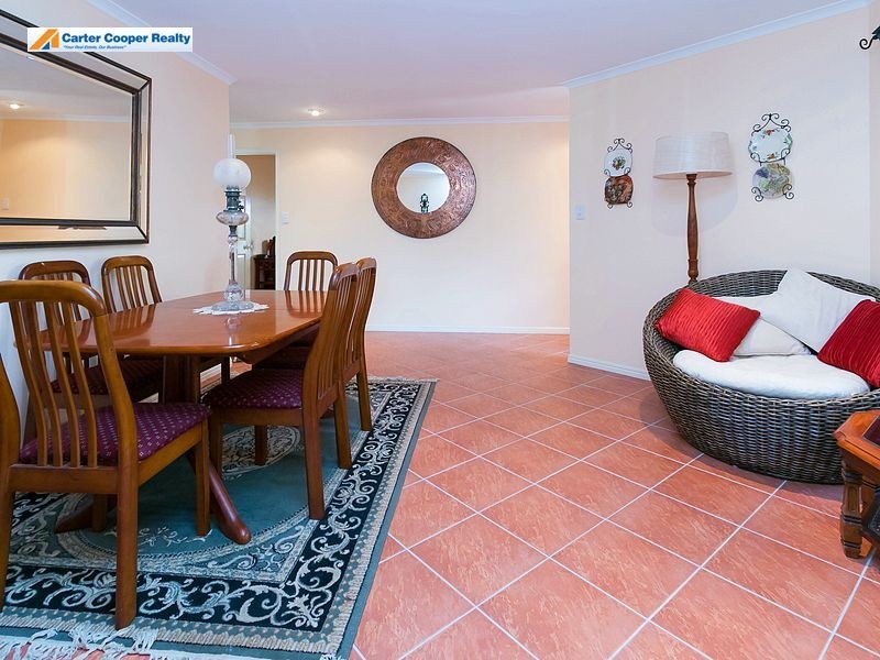 33 Bowerbird Avenue, Eli Waters QLD 4655