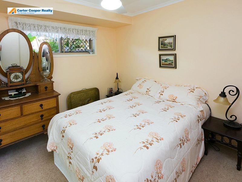 33 Bowerbird Avenue, Eli Waters QLD 4655