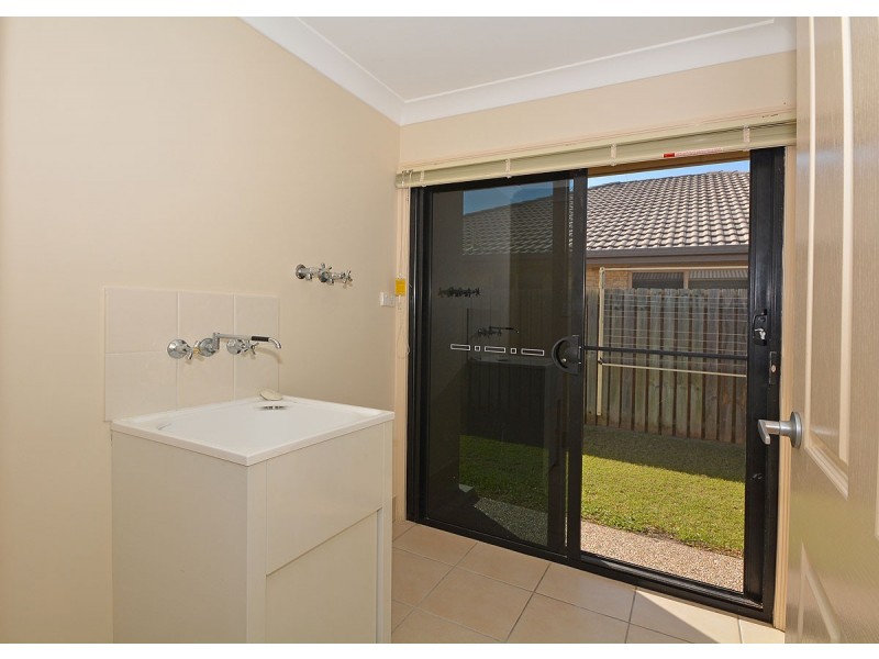 17 Kestrel Court, Eli Waters QLD 4655