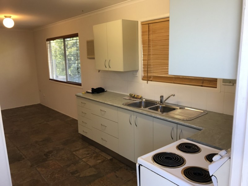 13 Paradise Street, Point Vernon QLD 4655