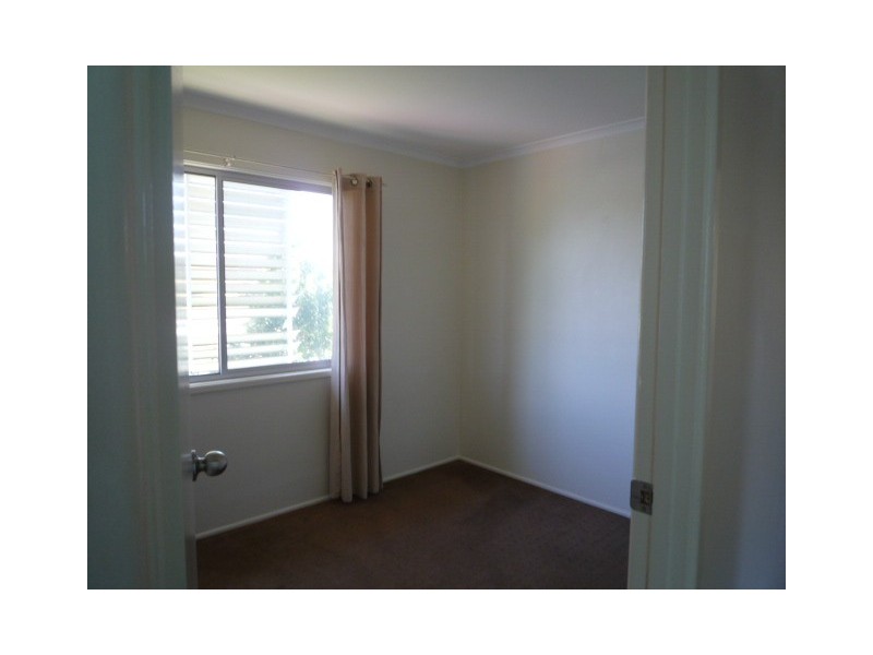 13 Paradise Street, Point Vernon QLD 4655