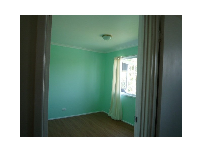 13 Paradise Street, Point Vernon QLD 4655