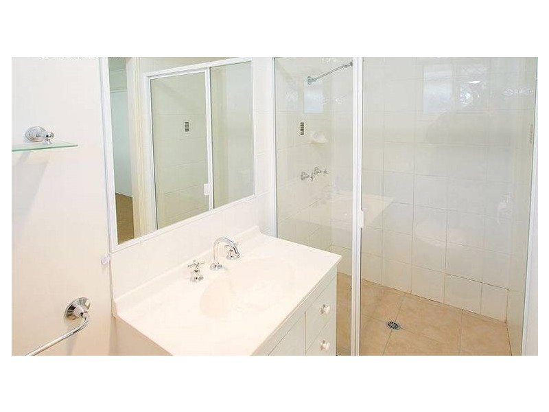 16 Kensi Court, Point Vernon QLD 4655