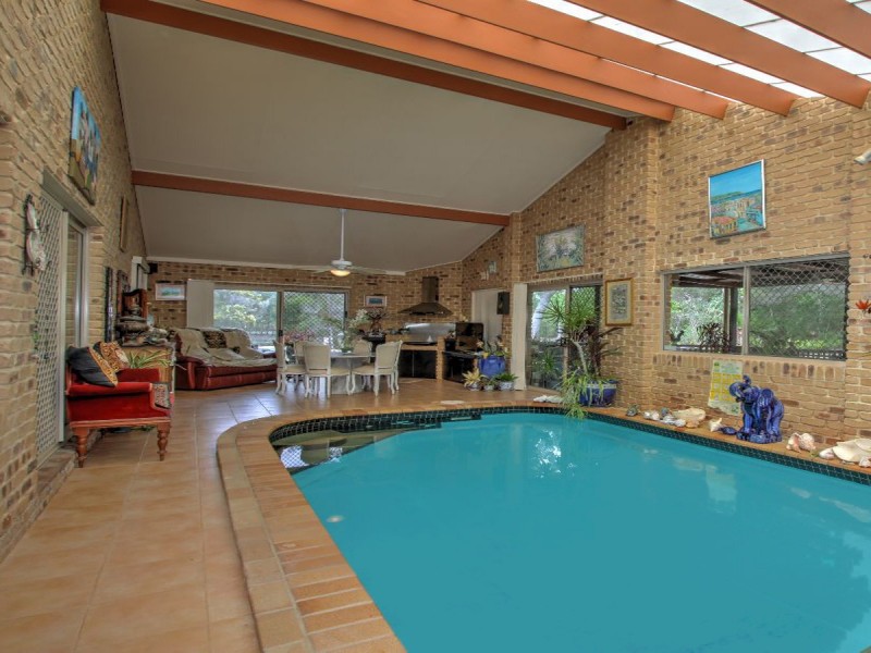 41 Shore Road East, Urangan QLD 4655