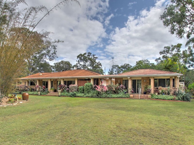 41 Shore Road East, Urangan QLD 4655