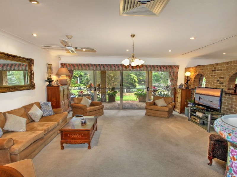 41 Shore Road East, Urangan QLD 4655