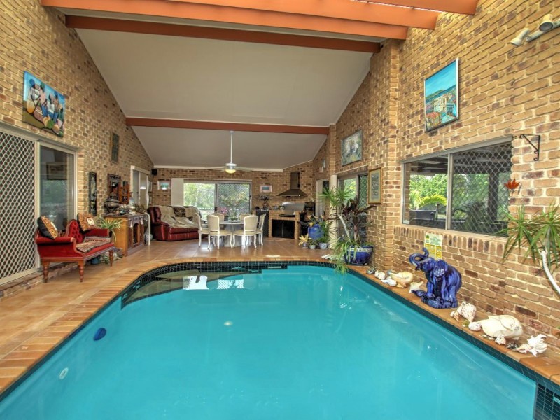 41 Shore Road East, Urangan QLD 4655