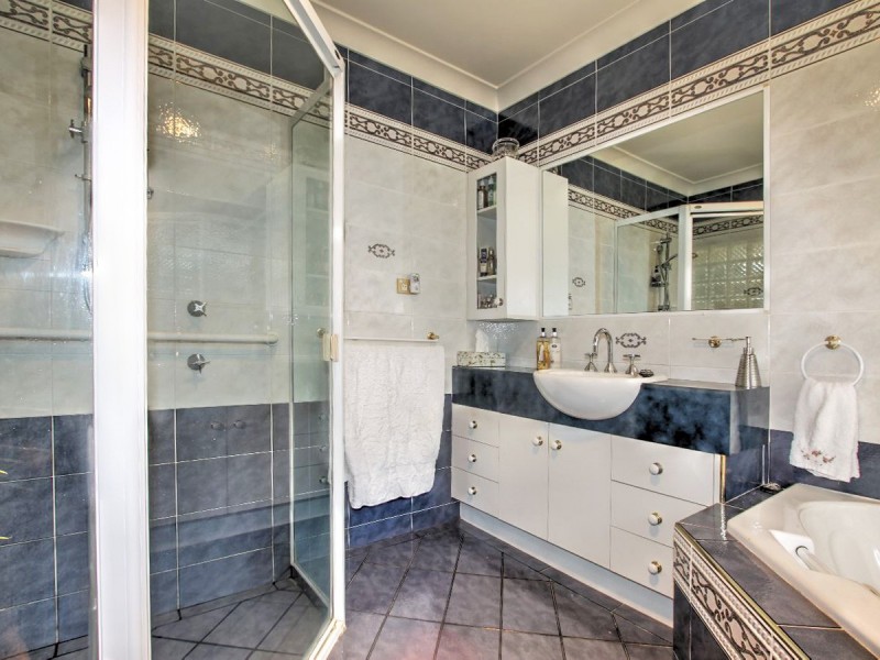 41 Shore Road East, Urangan QLD 4655