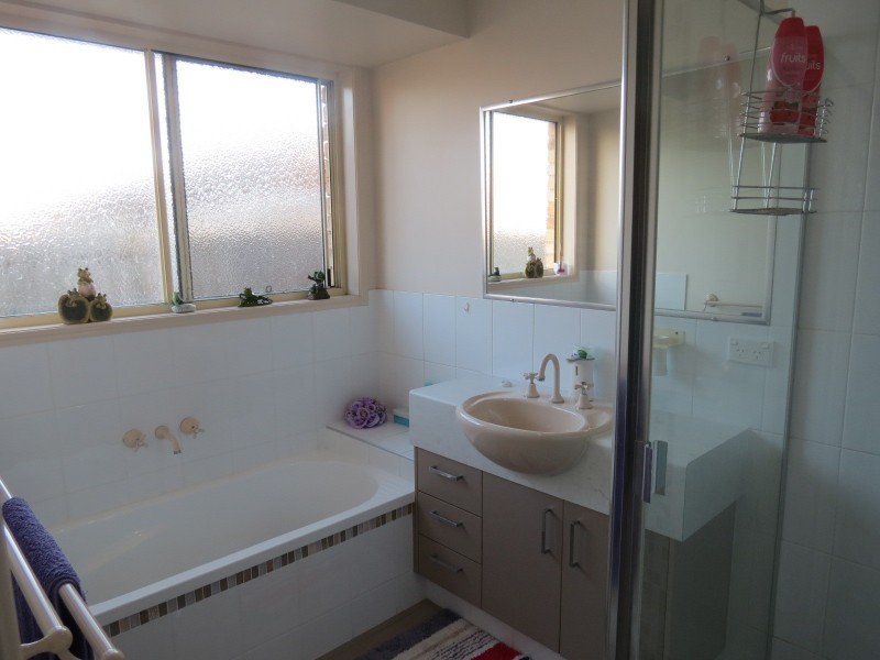 3 Isis Court, Eli Waters QLD 4655