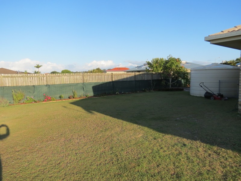 3 Isis Court, Eli Waters QLD 4655