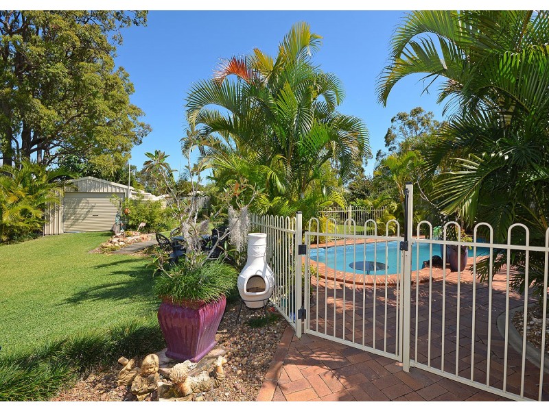 11 North Street, Point Vernon QLD 4655