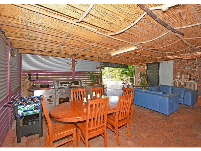 11 North Street, Point Vernon QLD 4655