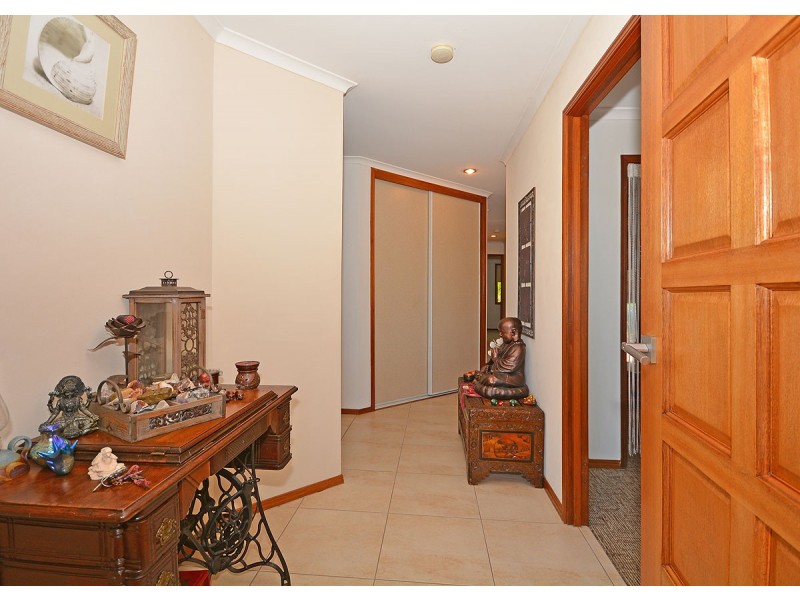 11 North Street, Point Vernon QLD 4655