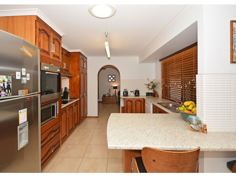 11 North Street, Point Vernon QLD 4655