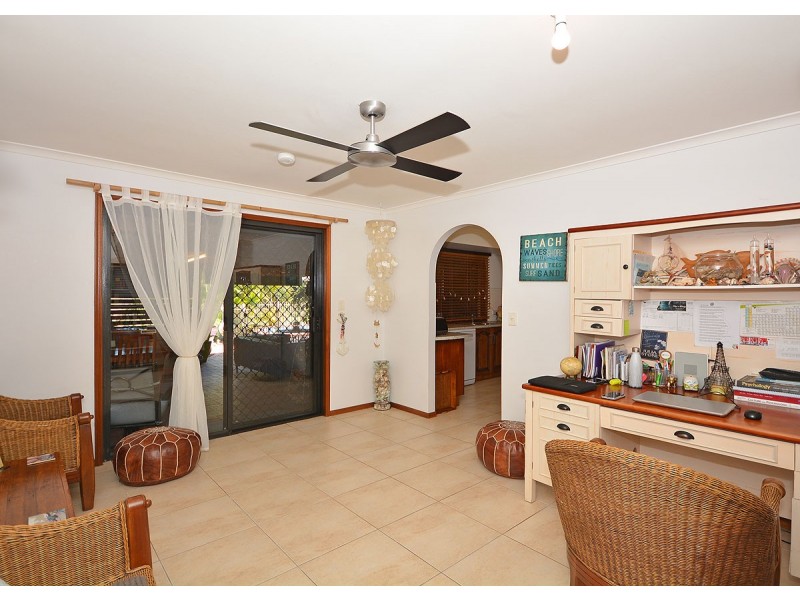 11 North Street, Point Vernon QLD 4655