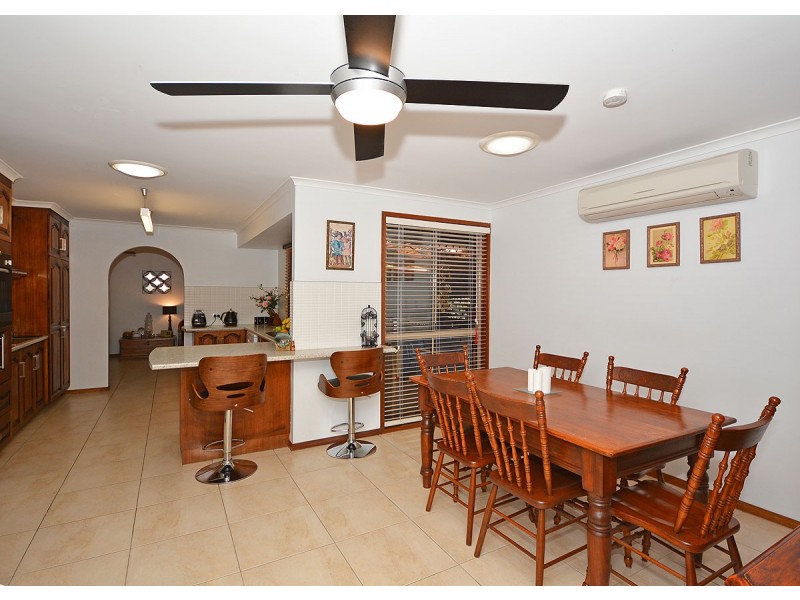 11 North Street, Point Vernon QLD 4655