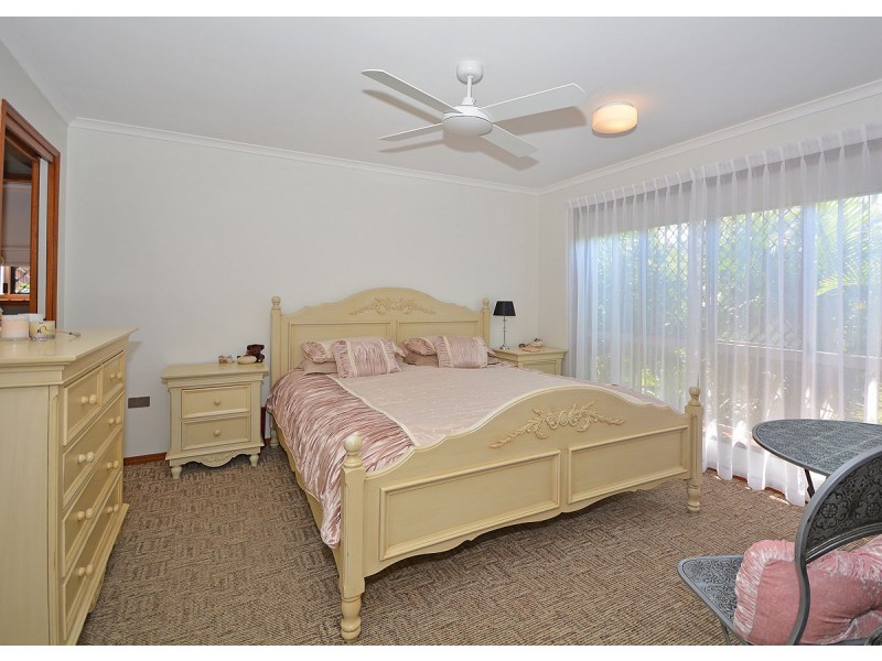 11 North Street, Point Vernon QLD 4655