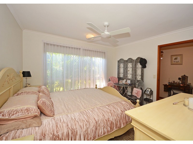 11 North Street, Point Vernon QLD 4655