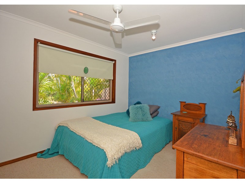 11 North Street, Point Vernon QLD 4655