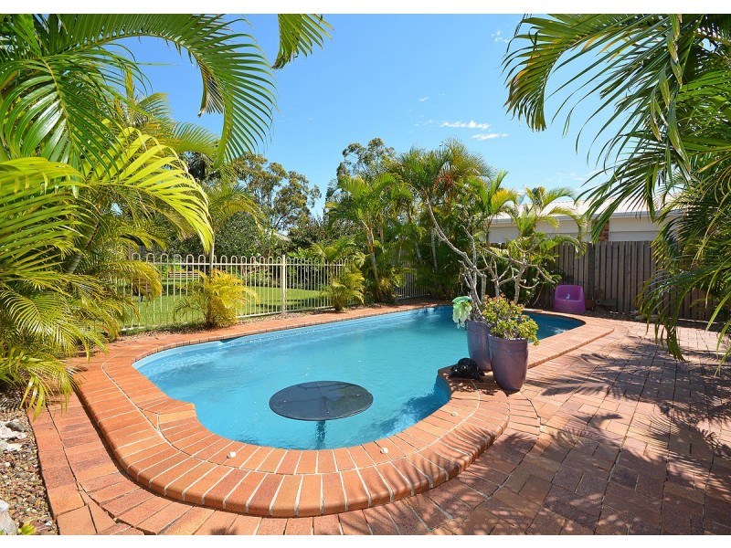 11 North Street, Point Vernon QLD 4655