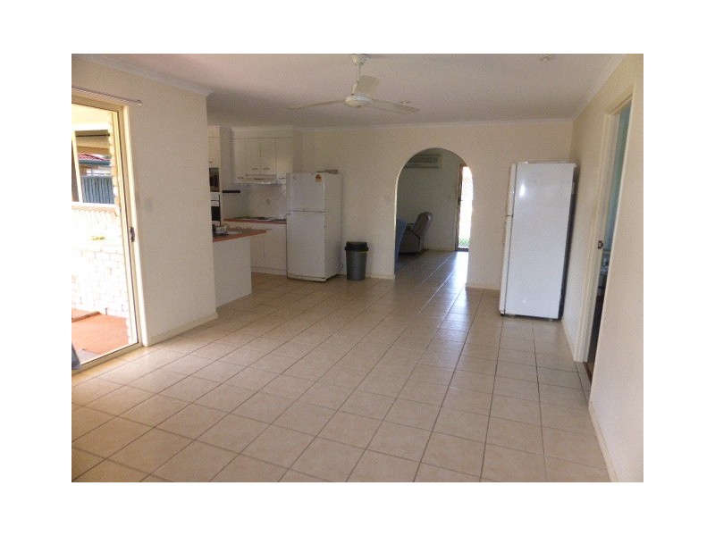 14 Sharyn Court, Point Vernon QLD 4655