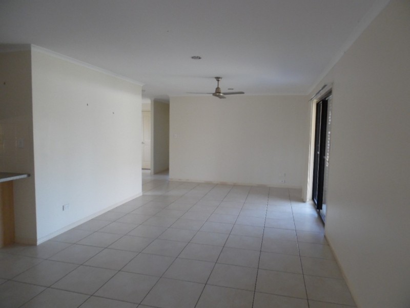 3 Pharlap Court, Point Vernon QLD 4655