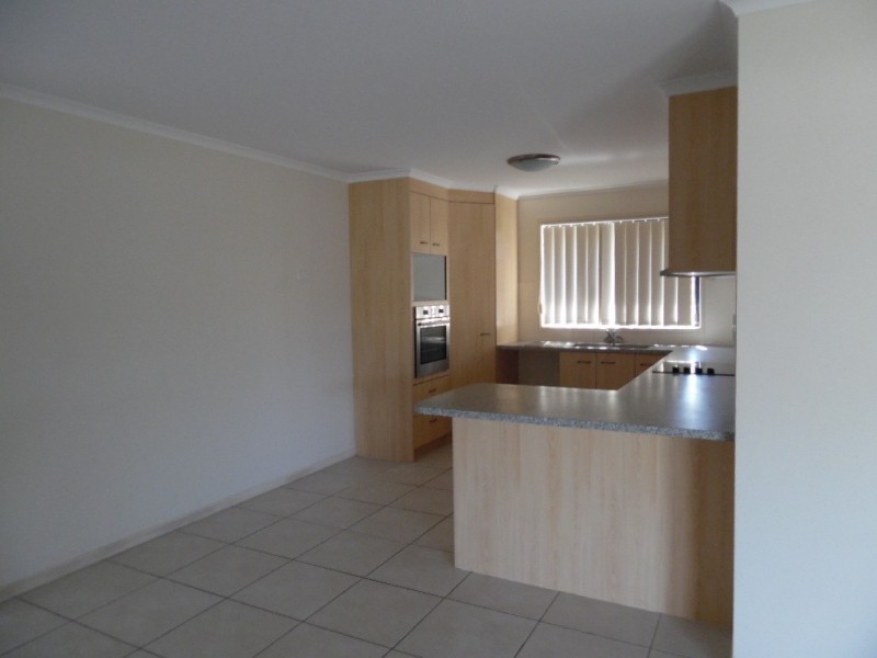 3 Pharlap Court, Point Vernon QLD 4655