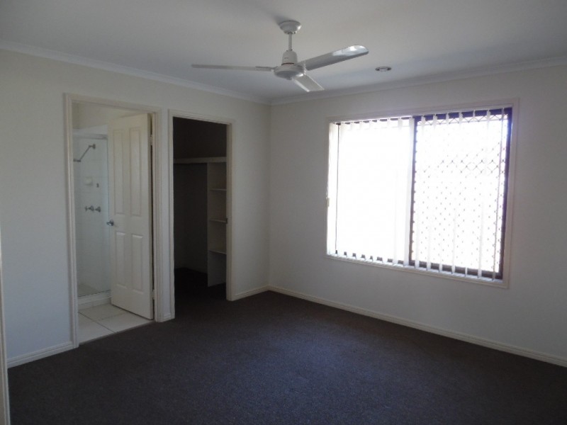 3 Pharlap Court, Point Vernon QLD 4655