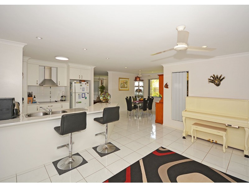 17 Bianca Court, Torquay QLD 4655