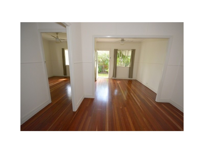 1/400 Esplanade, Torquay QLD 4655