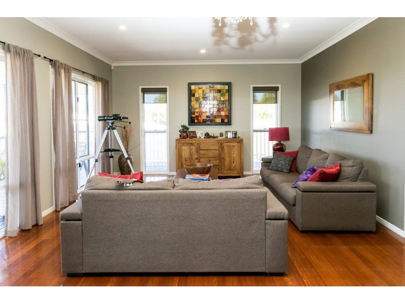 25 Francis Avenue, Booral QLD 4655