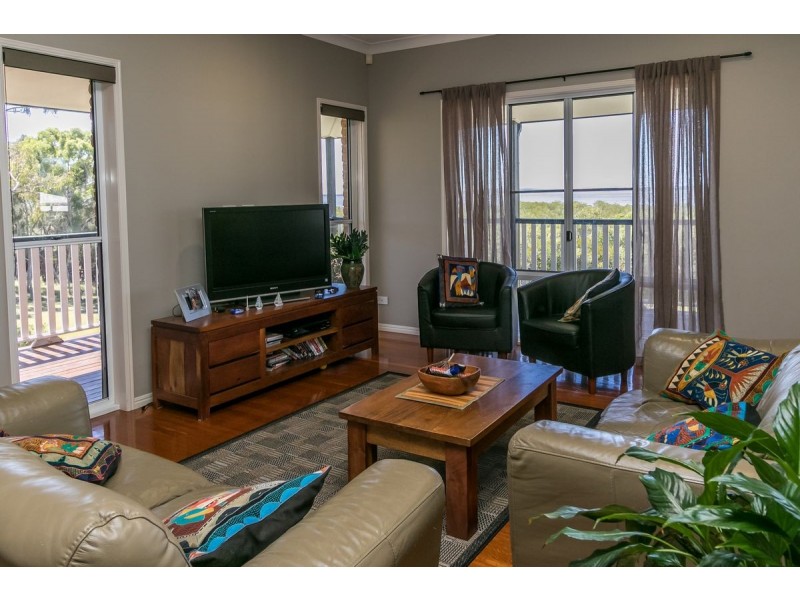 25 Francis Avenue, Booral QLD 4655