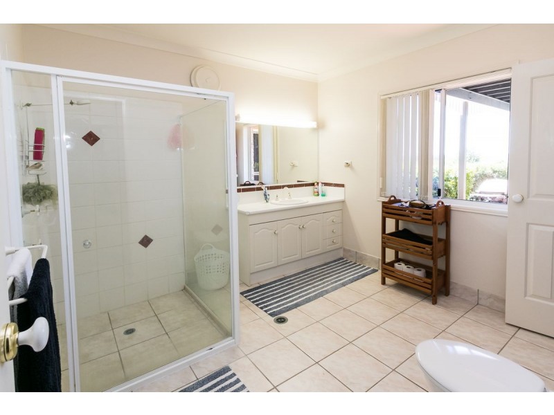 25 Francis Avenue, Booral QLD 4655