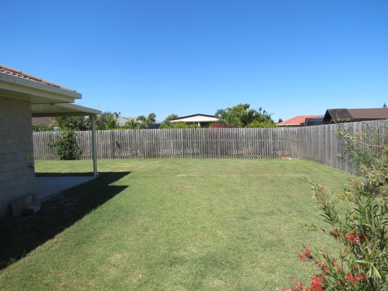 8 Redgum Court, Urraween QLD 4655