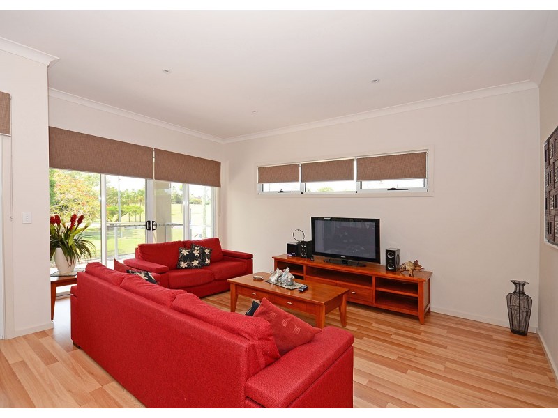 1/5 Pulgul Street, Urangan QLD 4655