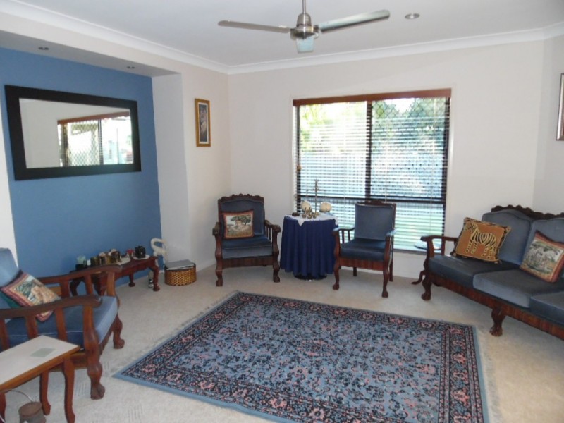 5 Benson Close, Urraween QLD 4655