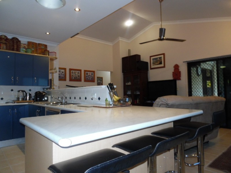 5 Benson Close, Urraween QLD 4655