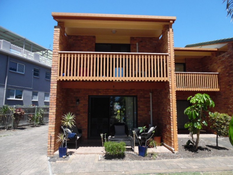 1/436 Esplanade, Torquay QLD 4655