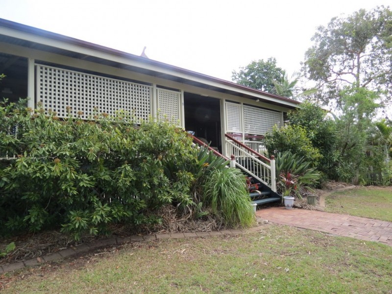 1 Gatakers Lane, Point Vernon QLD 4655