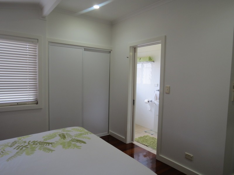 1 Gatakers Lane, Point Vernon QLD 4655