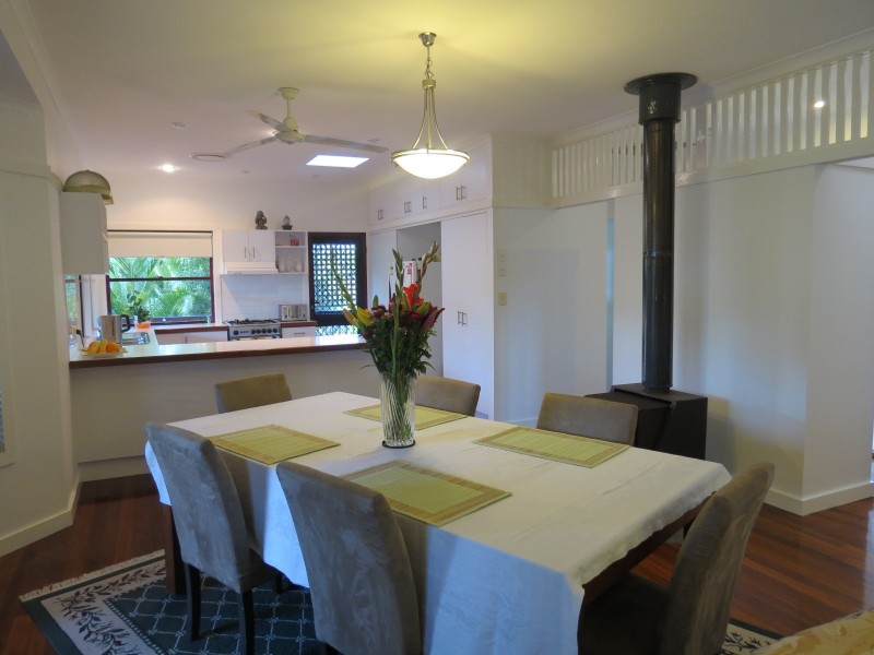 1 Gatakers Lane, Point Vernon QLD 4655