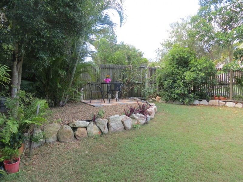 1 Gatakers Lane, Point Vernon QLD 4655