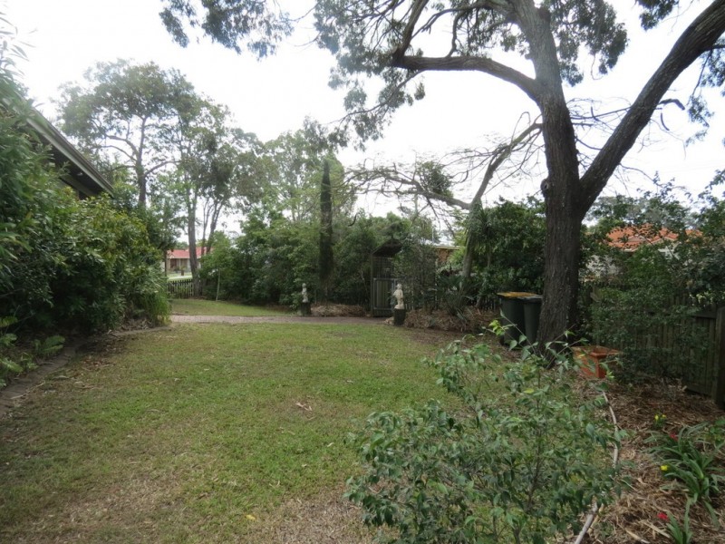 1 Gatakers Lane, Point Vernon QLD 4655