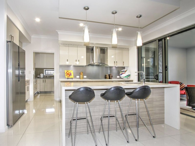 53 Royal Drive, Kawungan QLD 4655