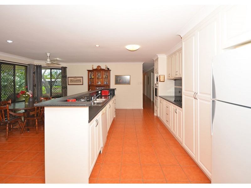 7 Florida Court, Torquay QLD 4655