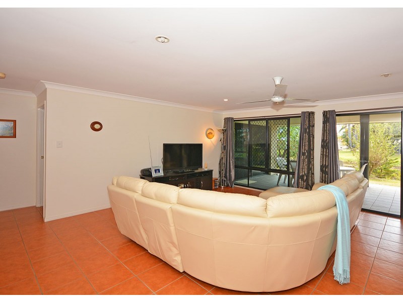 7 Florida Court, Torquay QLD 4655