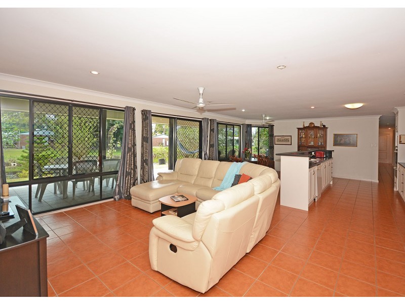 7 Florida Court, Torquay QLD 4655